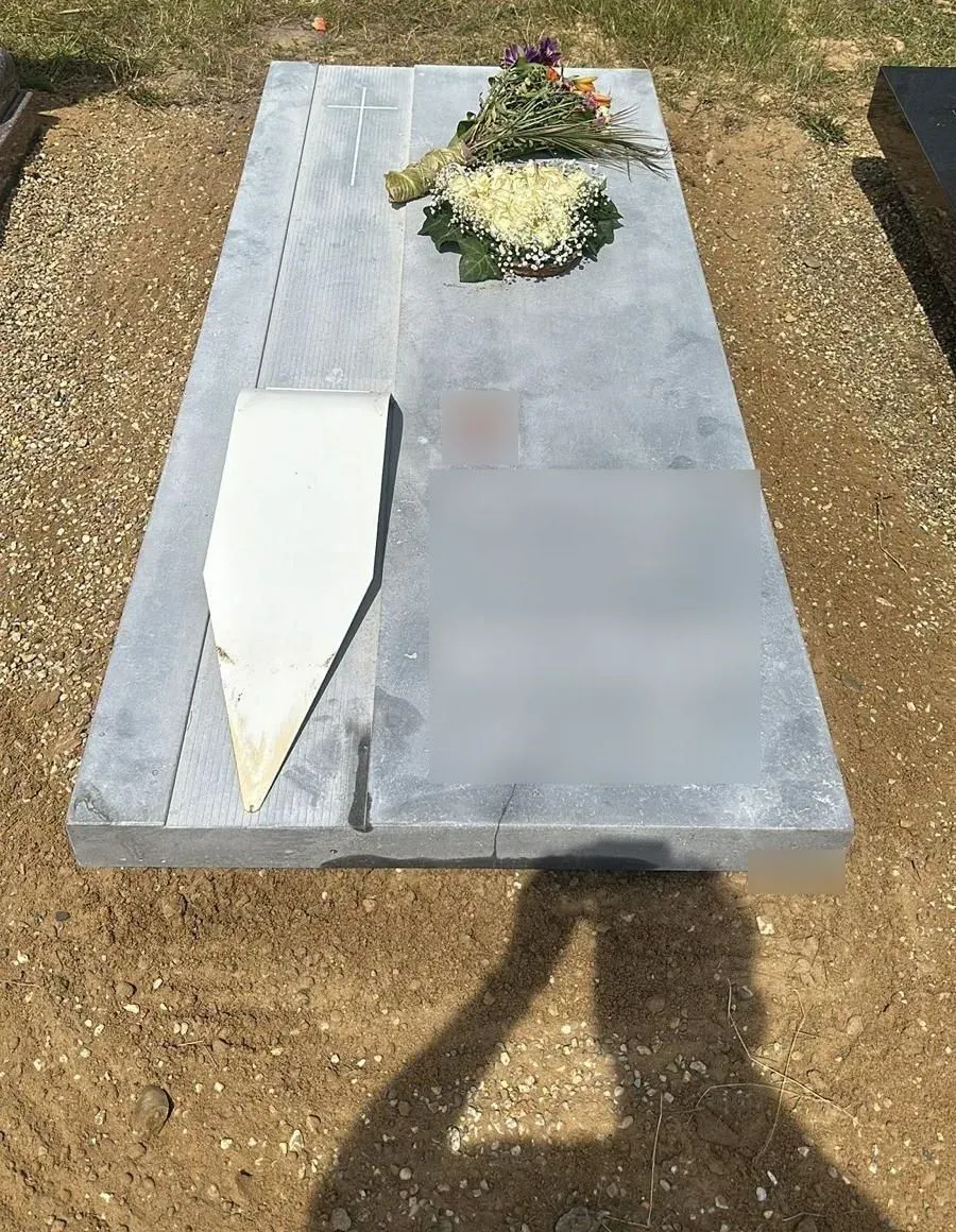 Bijletteren zerk, gedenkmonument door GranietFix