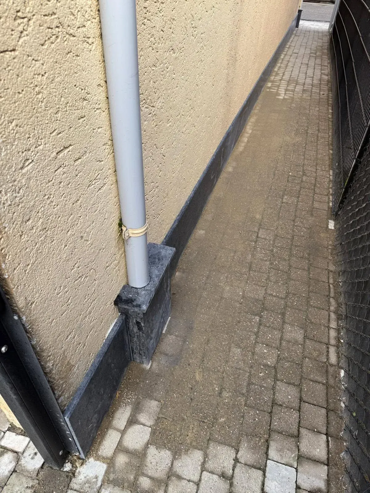 Gevelplint arduin, natuursteen maatwerk door GranietFix