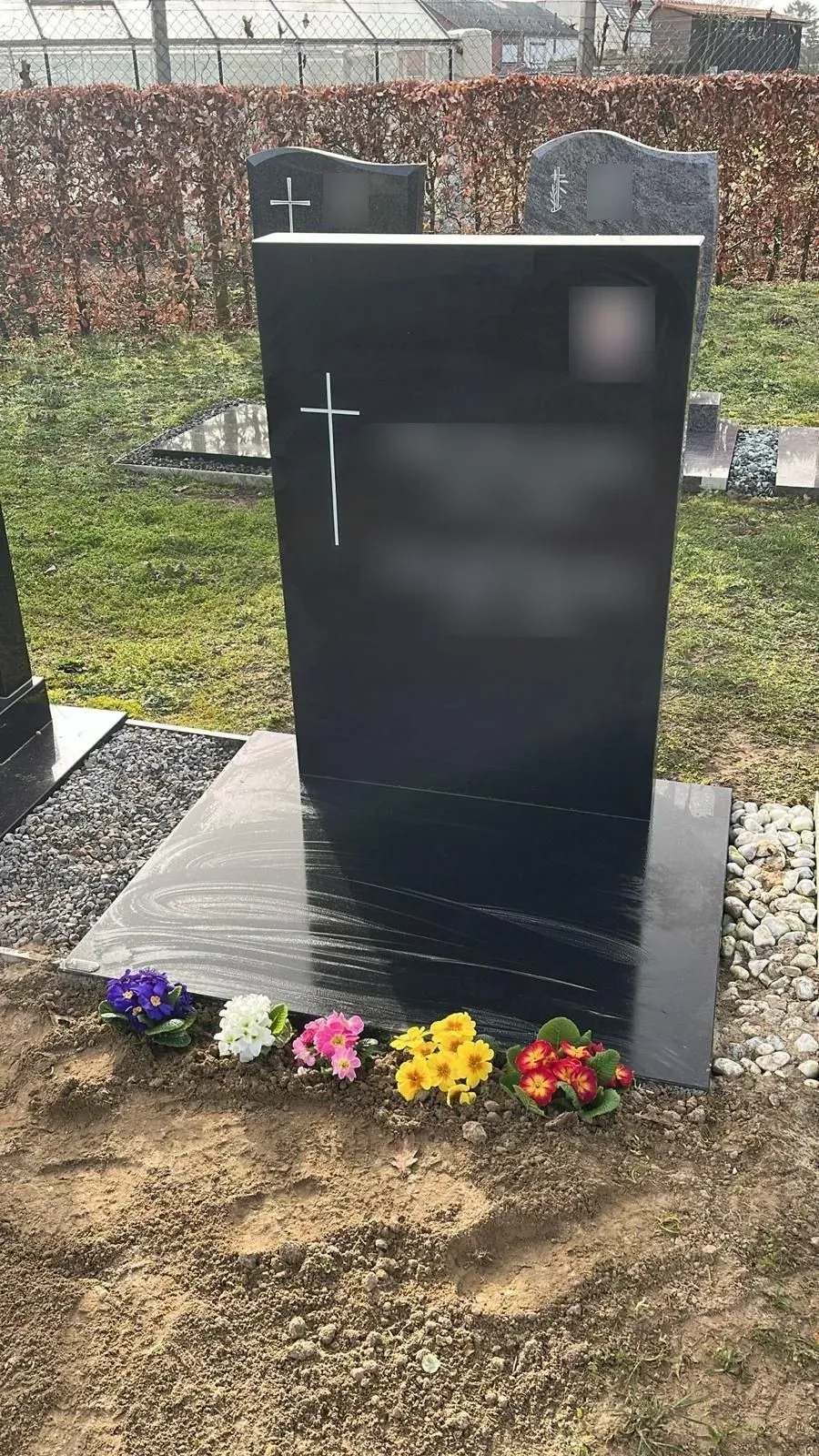 Grafsteen mensen, gedenkmonument door GranietFix
