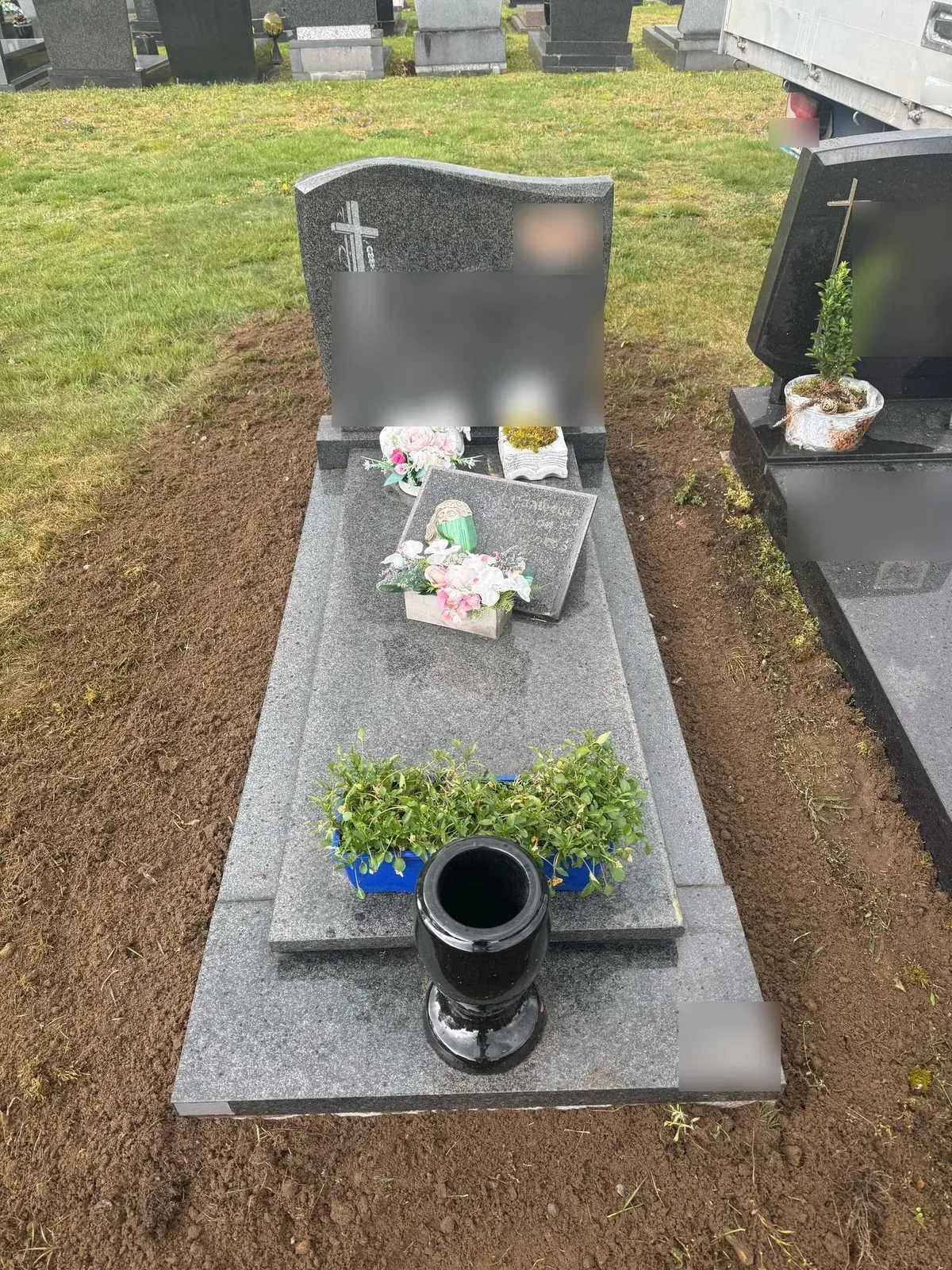 Herstel verzakt na, gedenkmonument door GranietFix